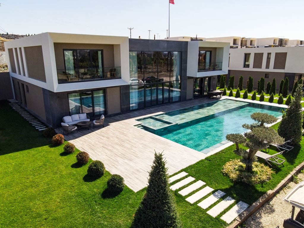 Luxurious Villas In Buyukcekmece