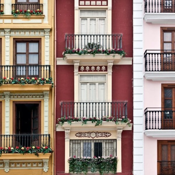 can americans buy property in spain