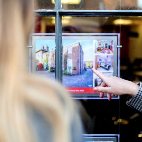 how capital gains tax works with respect to selling uk property owned by non residents
