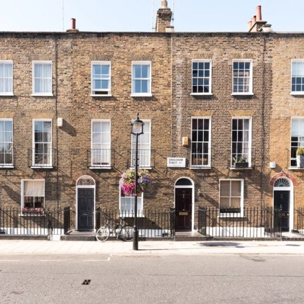 how does the process of buying and selling property in the uk differ from other countries