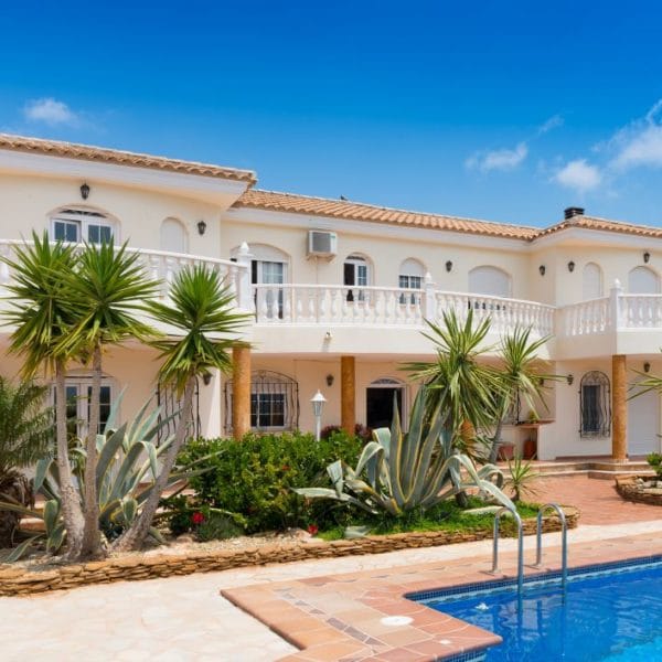 how do the potential returns in spain compare to other countries
