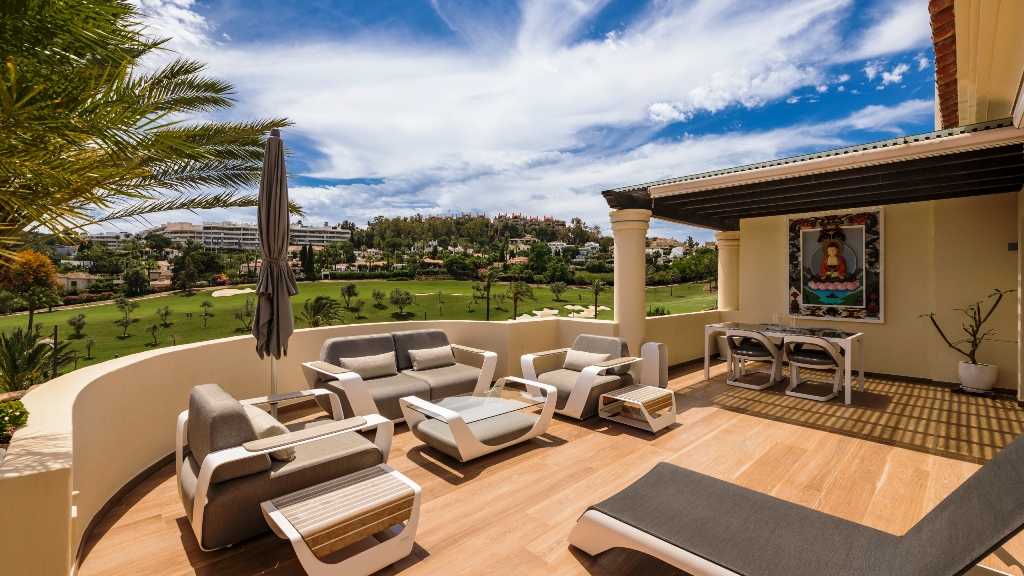 Luxurious Golf View Penthouse