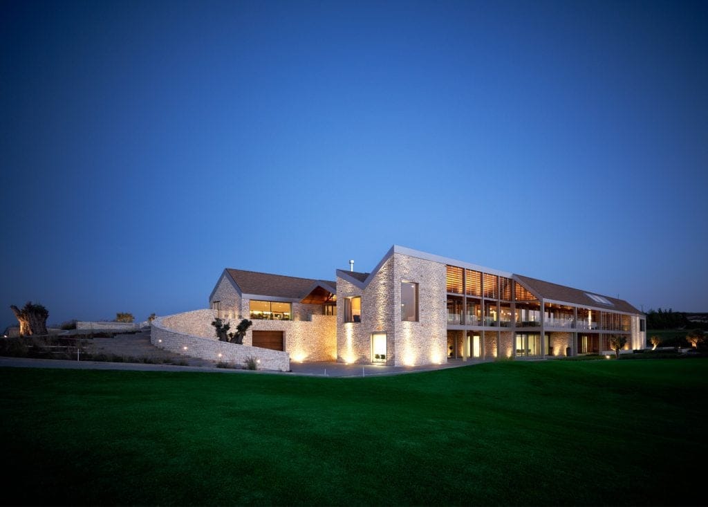 b.clubhouse 1024x733.jpg