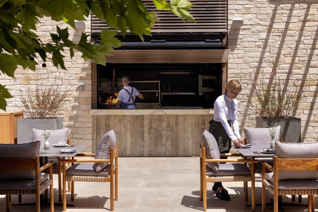 restaurant 1024x683.jpg