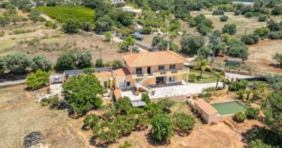 Traditional Villa For Sale In Estoi