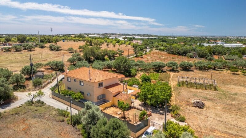 Traditional Villa For Sale In Estoi