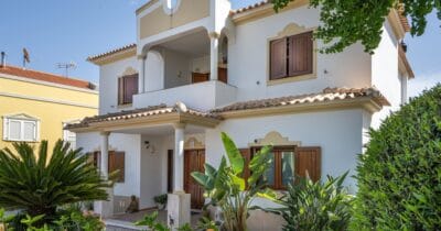 Elegant Villa For Sale Near Vilamoura