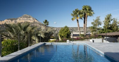 Traditional Villa For Sale In Piver