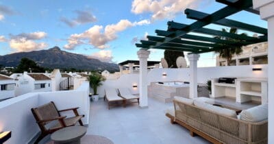 Prime Location Penthouse In Aloha Gardens